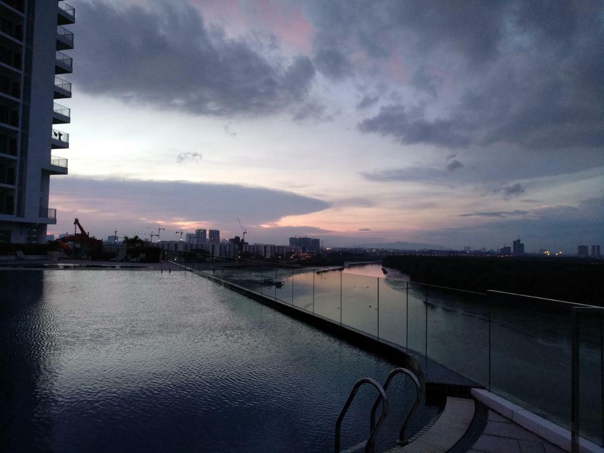 Bayu Marina Residence 3 Mins Away Mid Valley Southkey Johor Bahru Exterior foto
