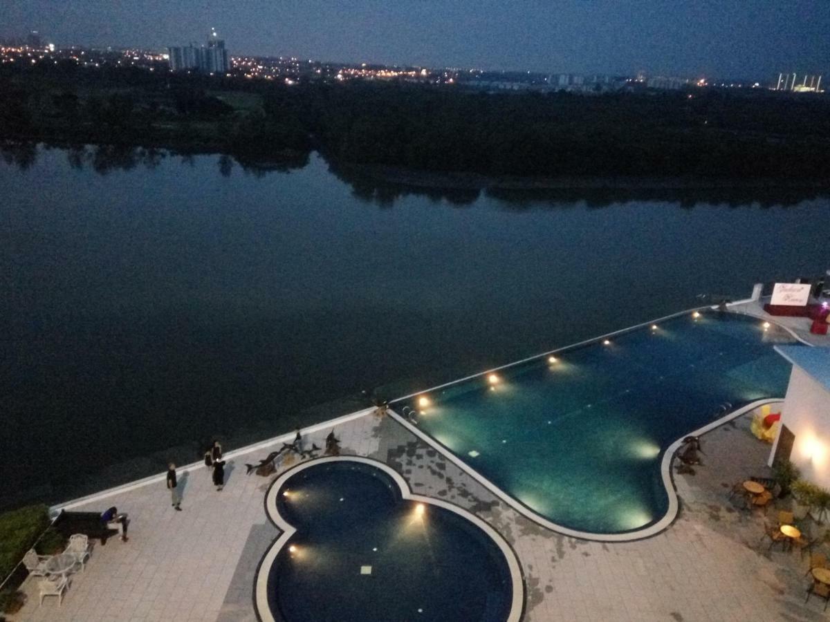 Bayu Marina Residence 3 Mins Away Mid Valley Southkey Johor Bahru Exterior foto